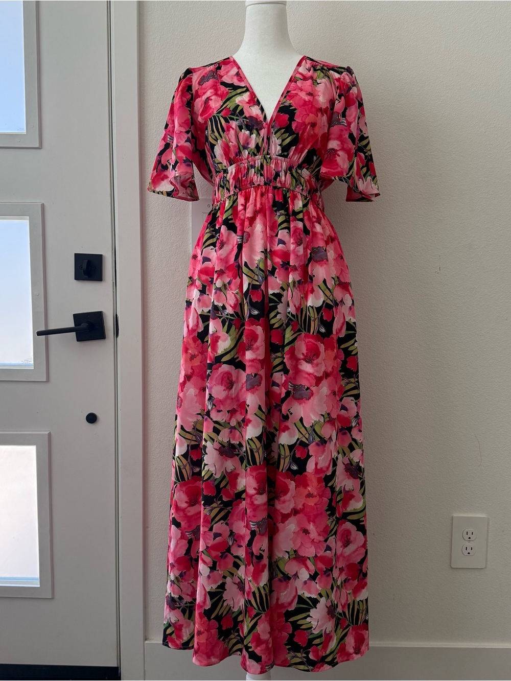 Floral Pink Maxi Dress with V-Neck Size S